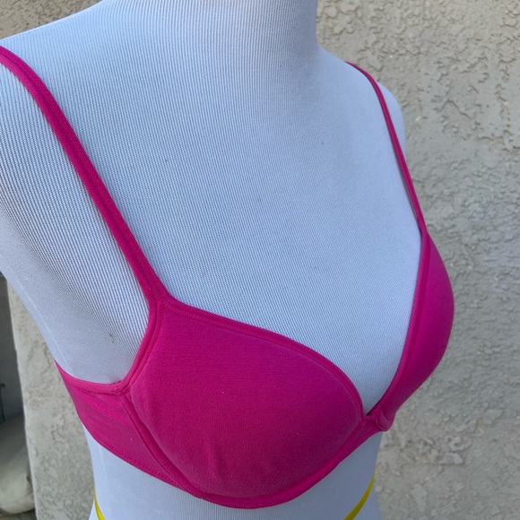 NWT Pink Victoria’s Secret Fuchsia Pink Bra - Picture 2 of 8